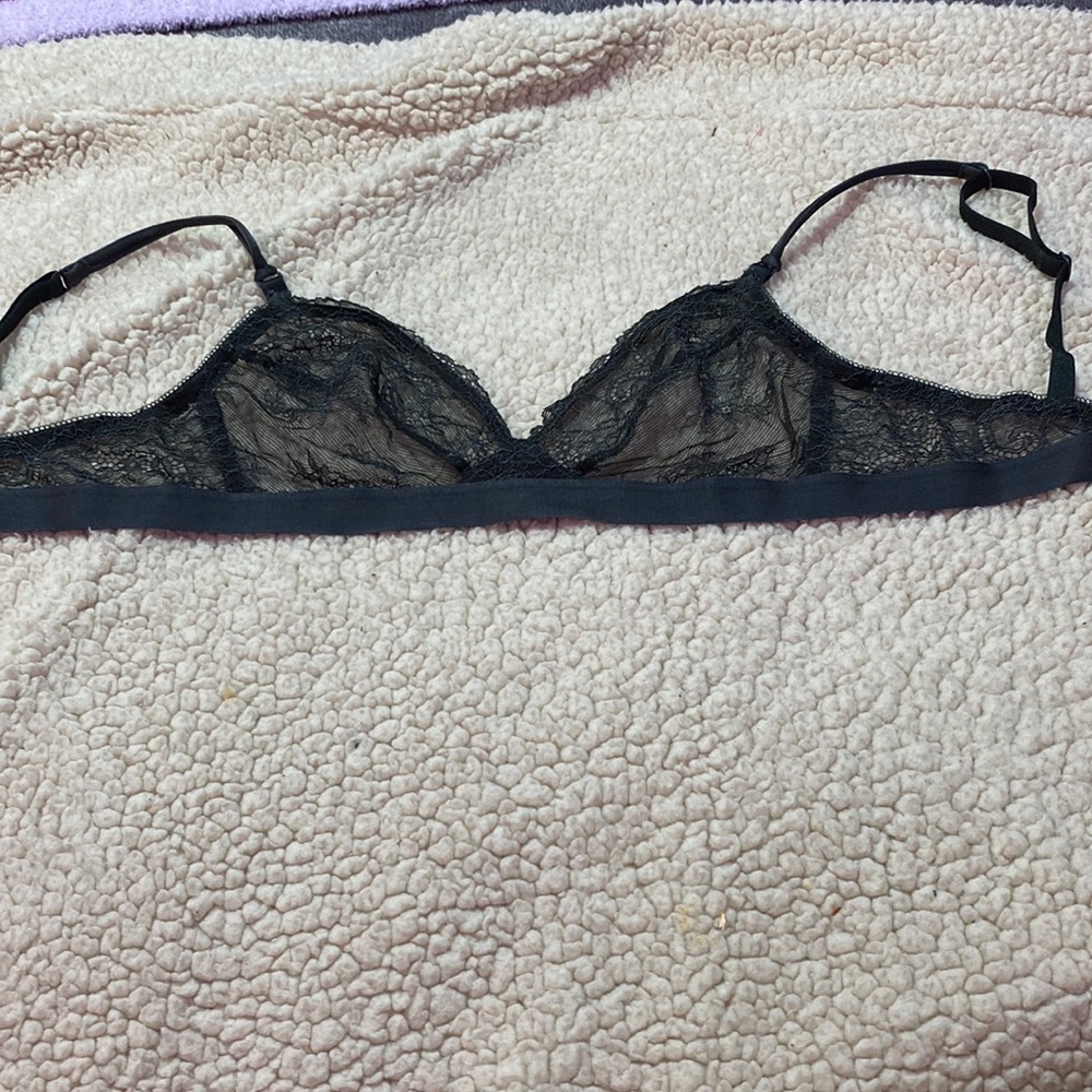 A gap body  bra